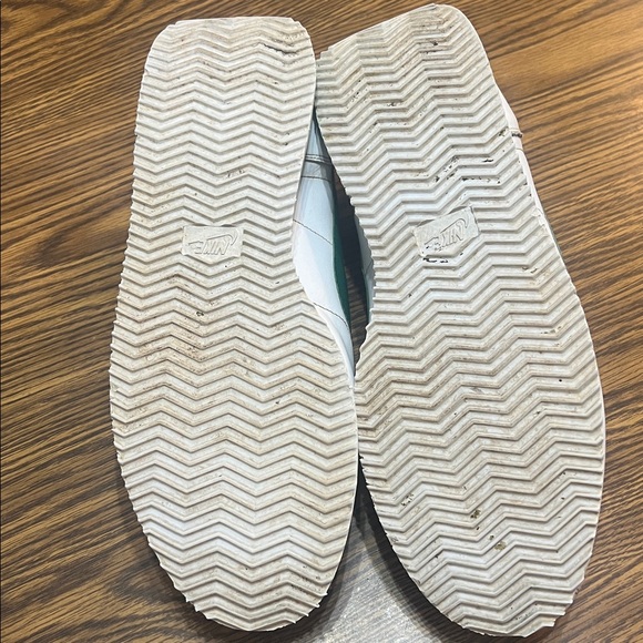 Nike Cortez Men's White Sneakers with Green Accents size 14 - Picture 6 of 10